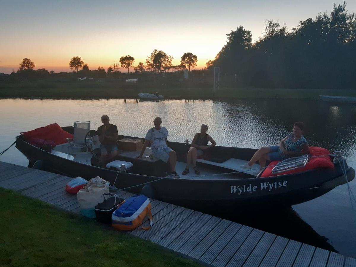 Wetterwillefriesland Wommels Exteriör bild